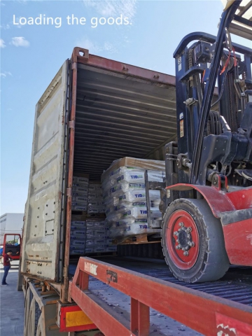 Professional packaging, each ton of bags or a pallet,  to ensure the safety of the goods,  and being able to load and unload the goods quickly